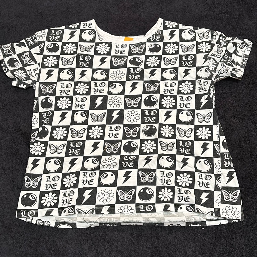Vibe N black & white shirt
